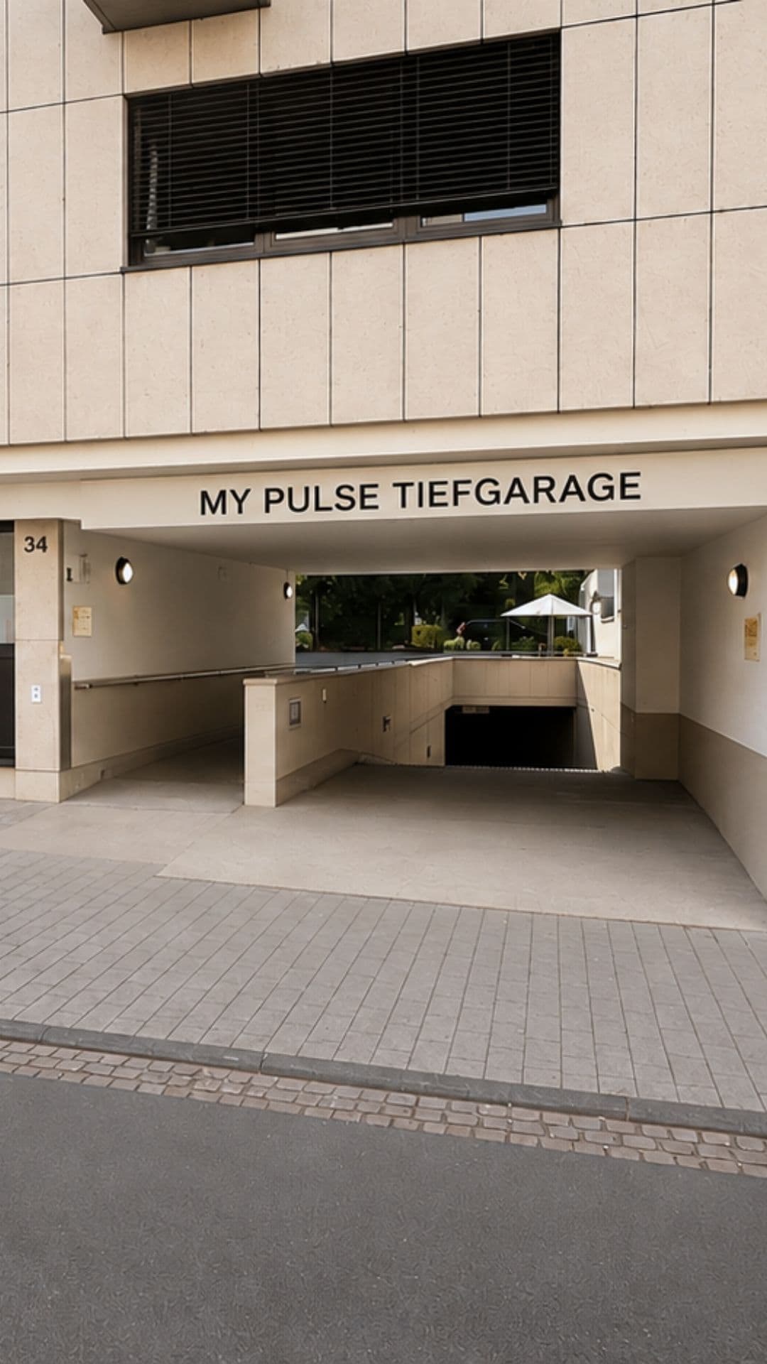 Einfahrt zur MY PULSE Tiefgarage von der Straße aus