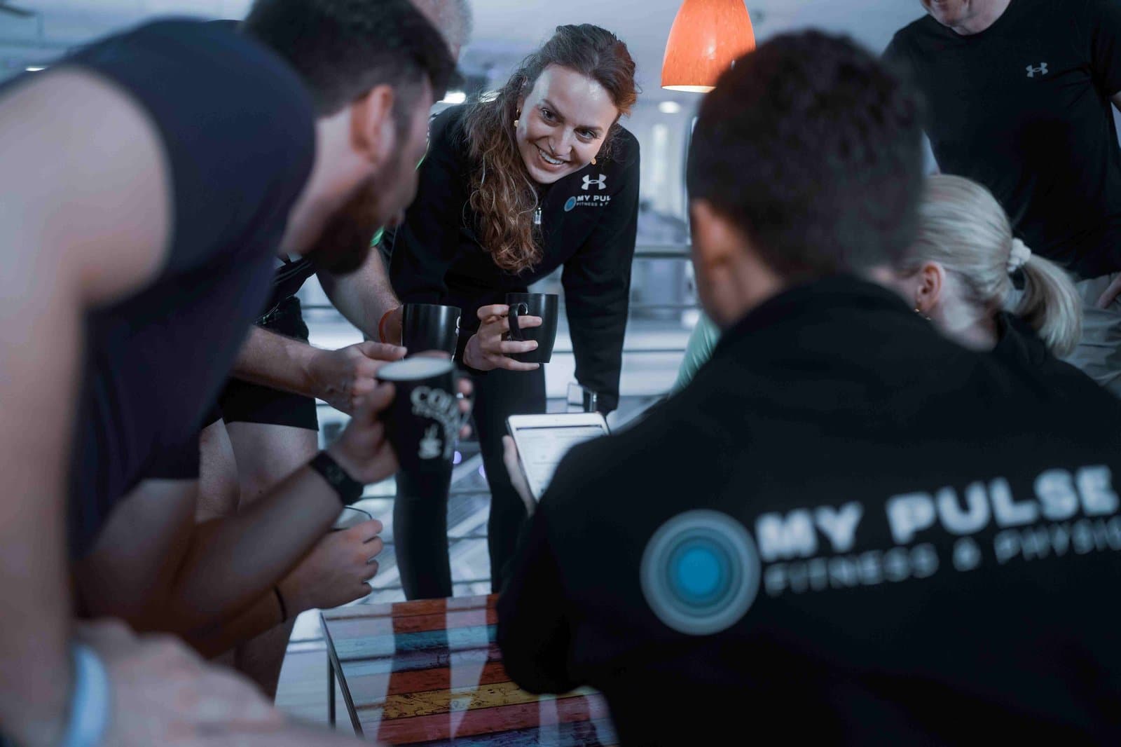 Erwachsene Mitglieder beim Bodyshaping-Kurs im SPORT-TREFF by MY PULSE in Bonn-Kessenich